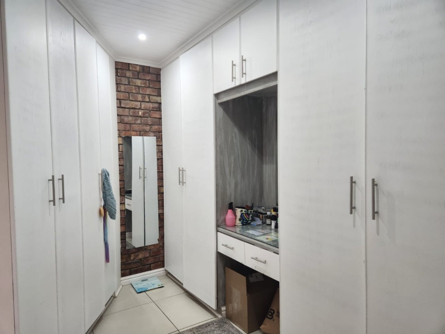 3 Bedroom Property for Sale in Loerie Park Western Cape